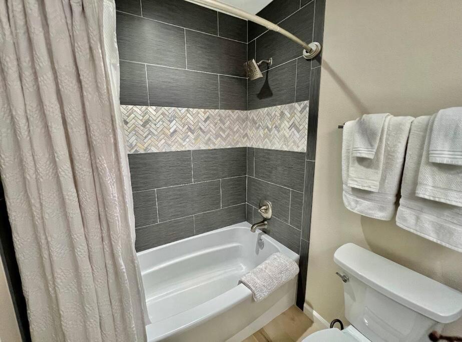 Sea La Vie - Town Charm+newly Renovated * Cocoa Beach